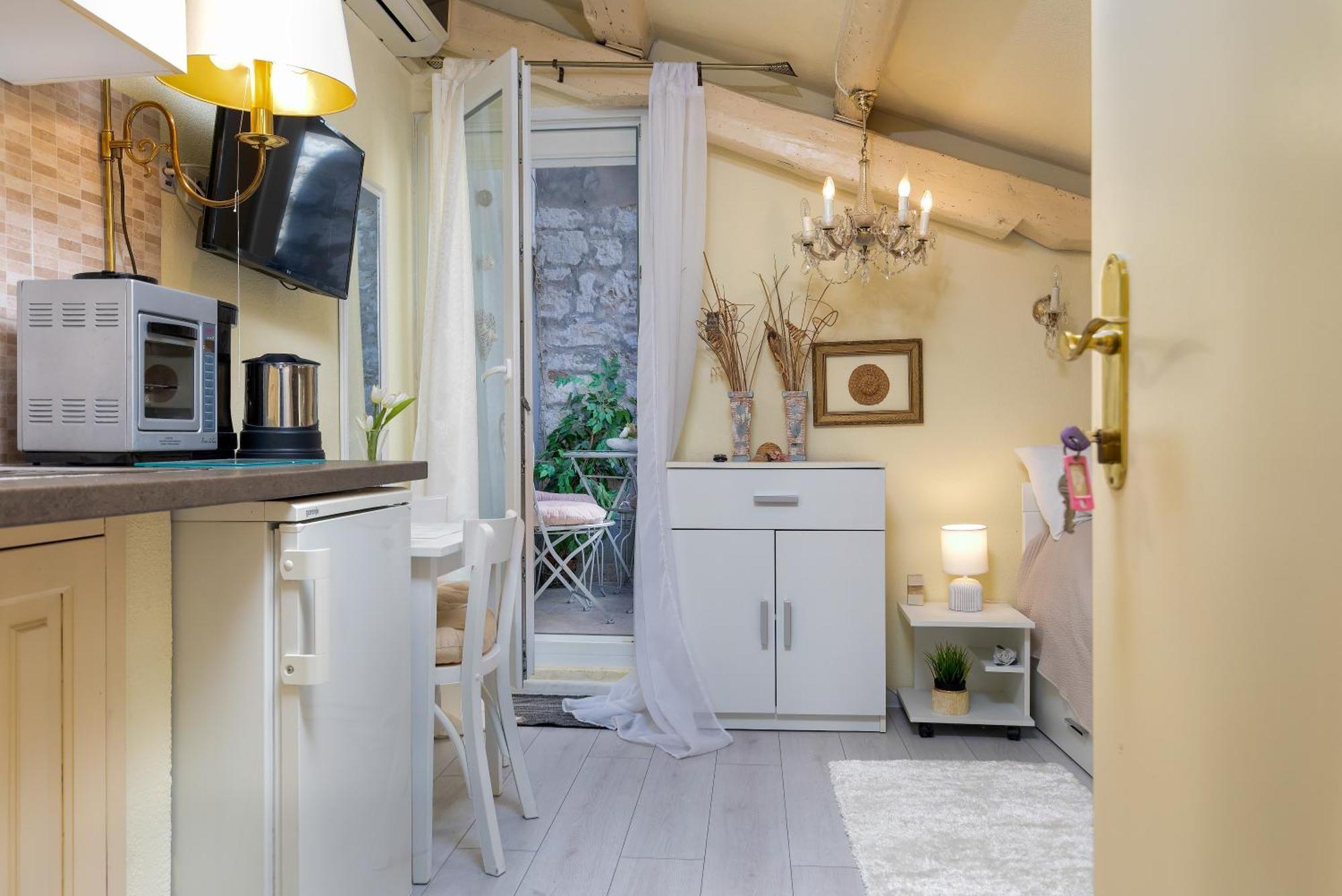 Duplex Apartment Camelia In Charming Old Town Rovinj Exterior photo