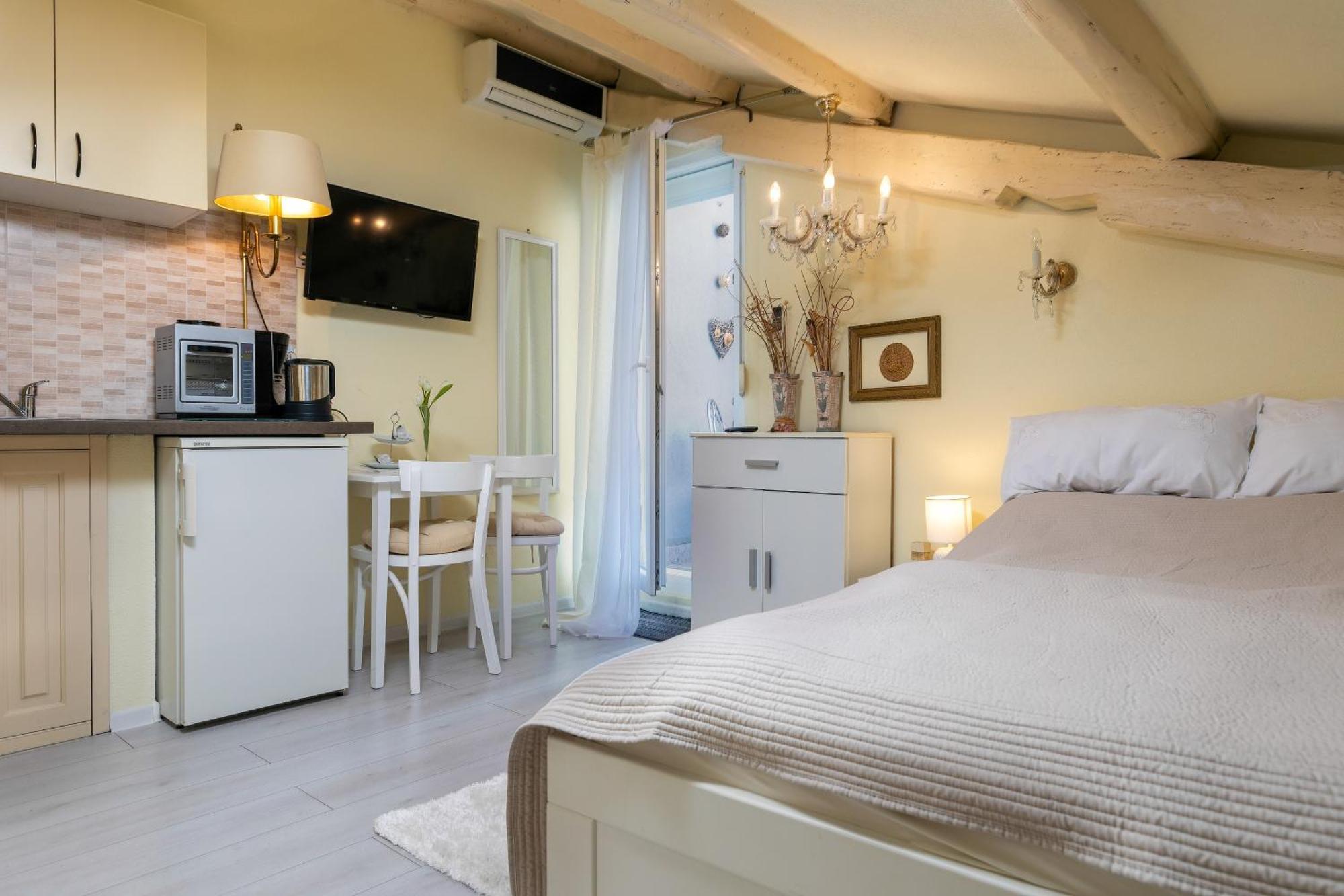 Duplex Apartment Camelia In Charming Old Town Rovinj Exterior photo